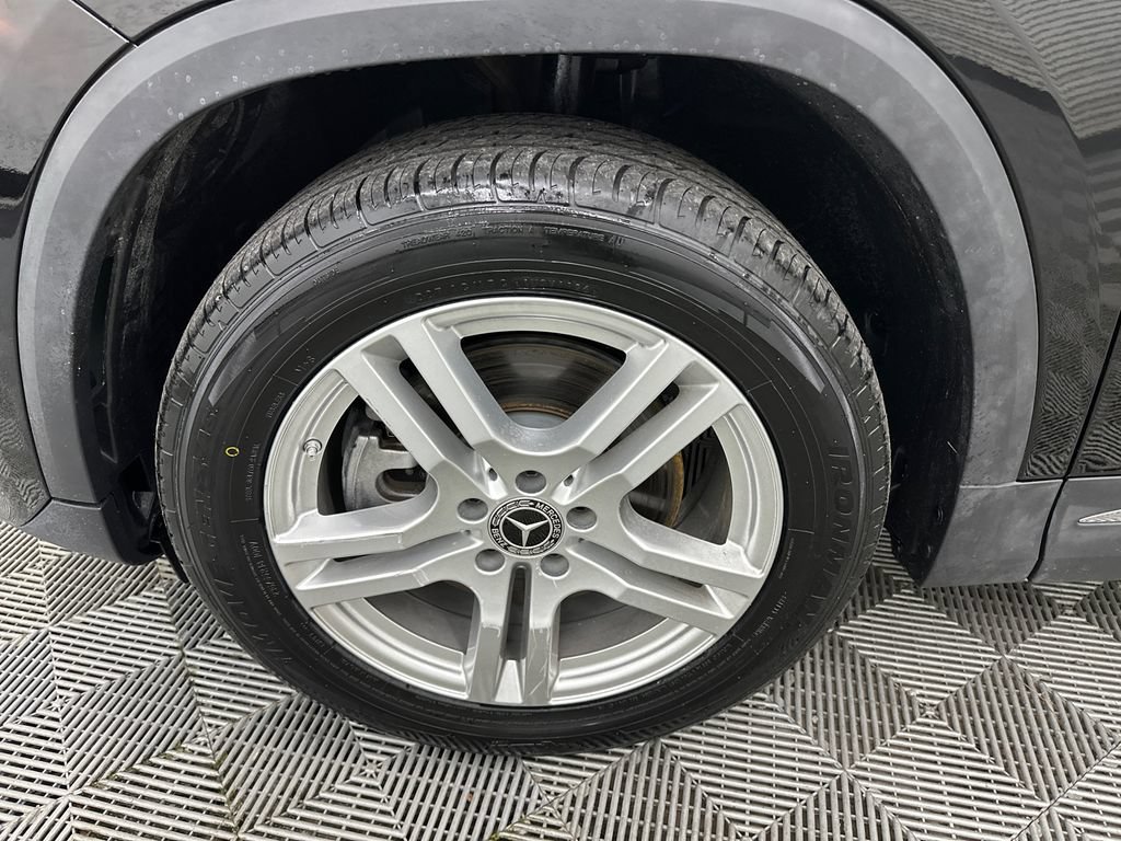Used 2023 Mercedes-Benz GLA 250 4MATIC w/ Premium Package image 12