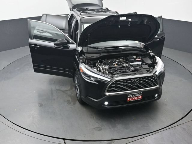 Certified 2022 Toyota Corolla Cross XLE w/ Black Badges Package (TMS) AWD/4WD image 54