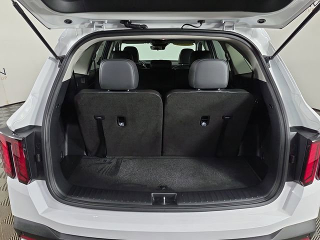 Used 2025 Kia Sorento S image 40