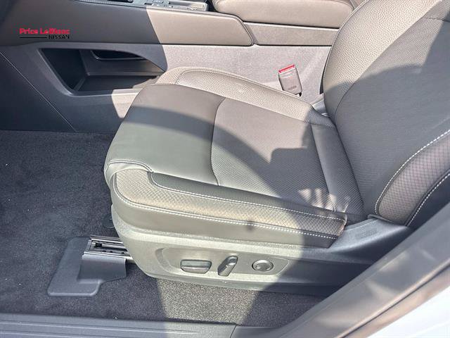 New 2026 Nissan Pathfinder SL FWD image 10