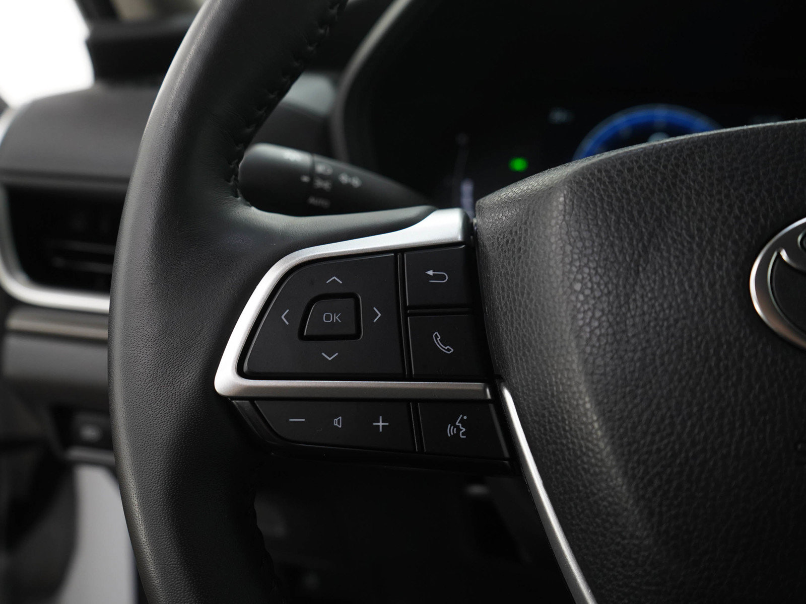 Used 2025 Toyota Grand Highlander AWD image 25