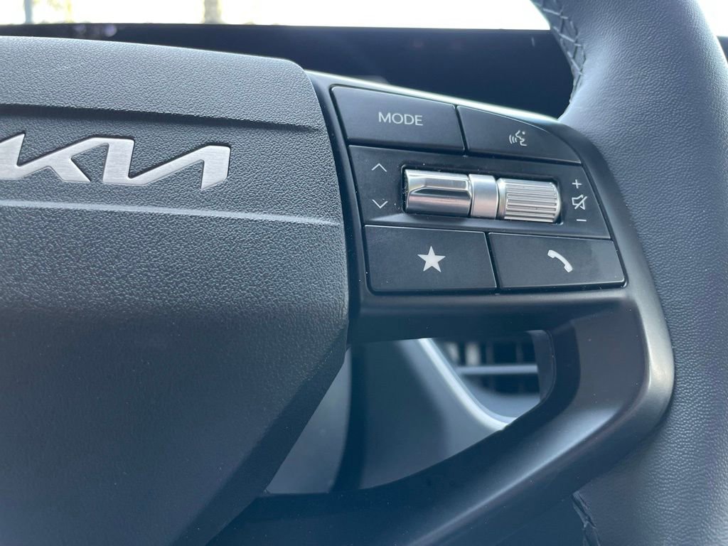Certified 2025 Kia K4 EX image 12