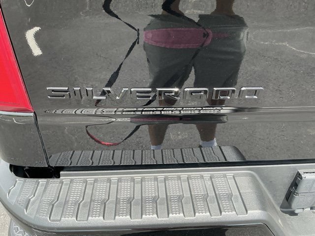 Used 2022 Chevrolet Silverado 1500 LT Trail Boss w/ LT Trail Boss Premium Package AWD/4WD image 5