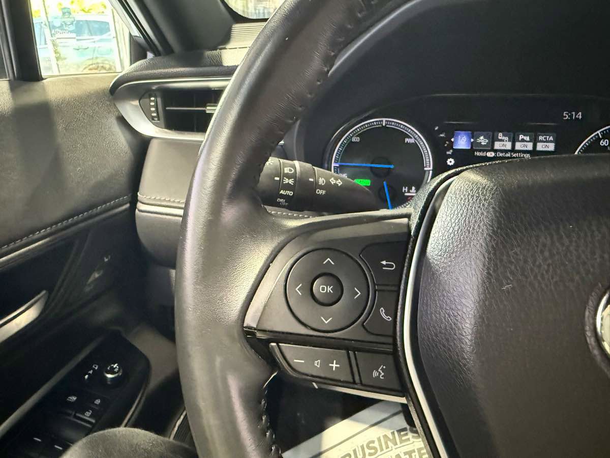 Used 2023 Toyota Venza XLE AWD/4WD image 19