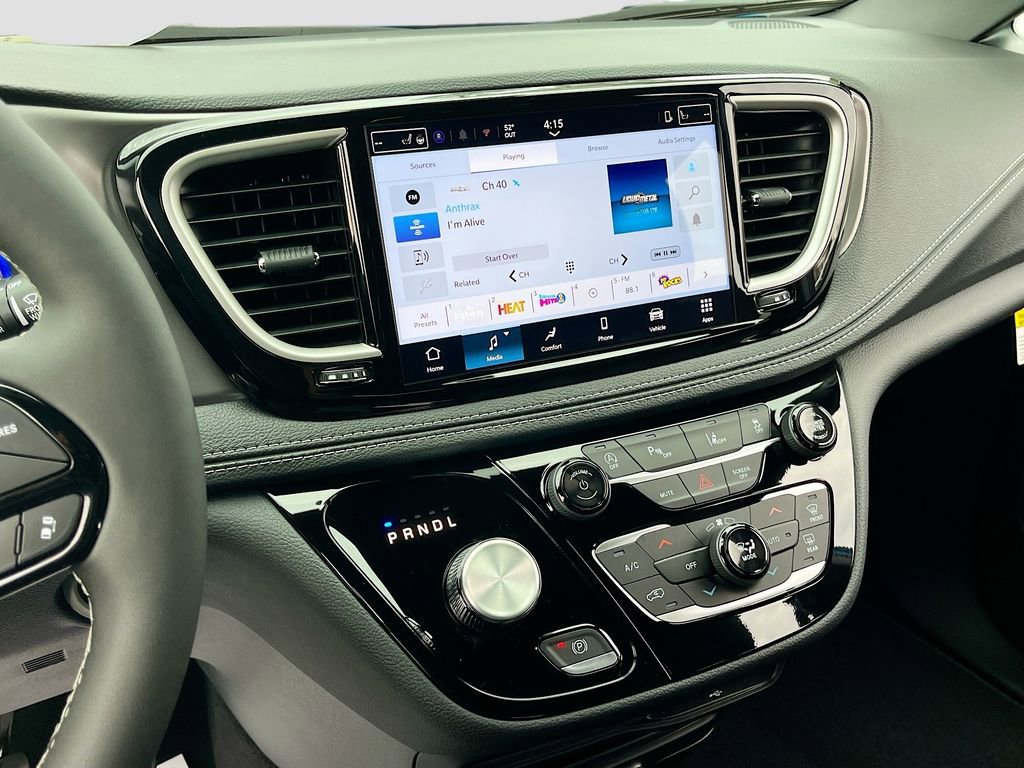 New 2026 Chrysler Pacifica Select image 14