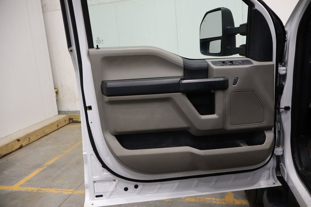 Used 2018 Ford F550 2WD Crew Cab Super Duty image 14