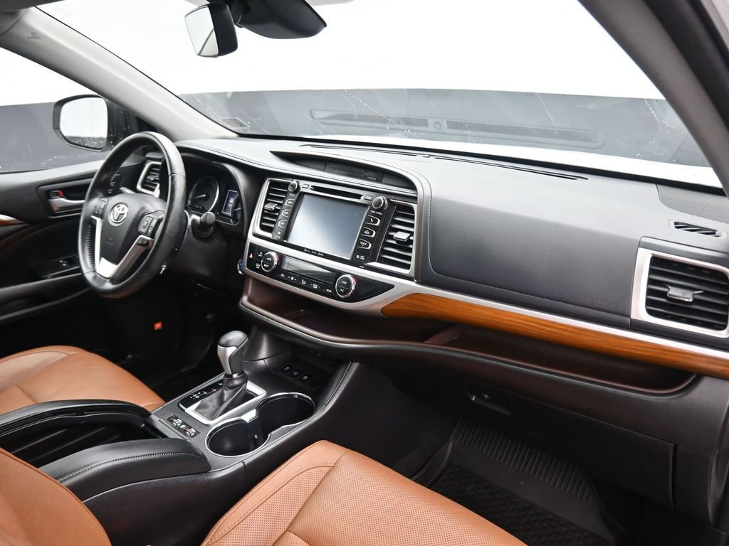 Used 2017 Toyota Highlander Limited w/ Protection Package #3 image 60