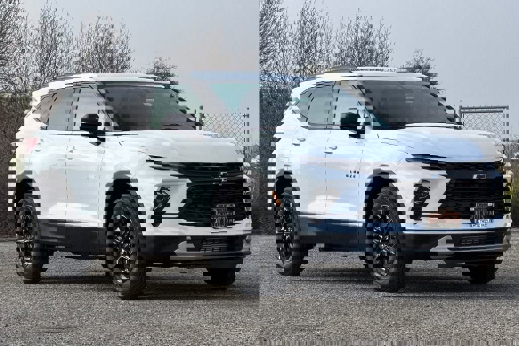 New 2026 Chevrolet Blazer LT w/ Midnight/Sport Edition image 2