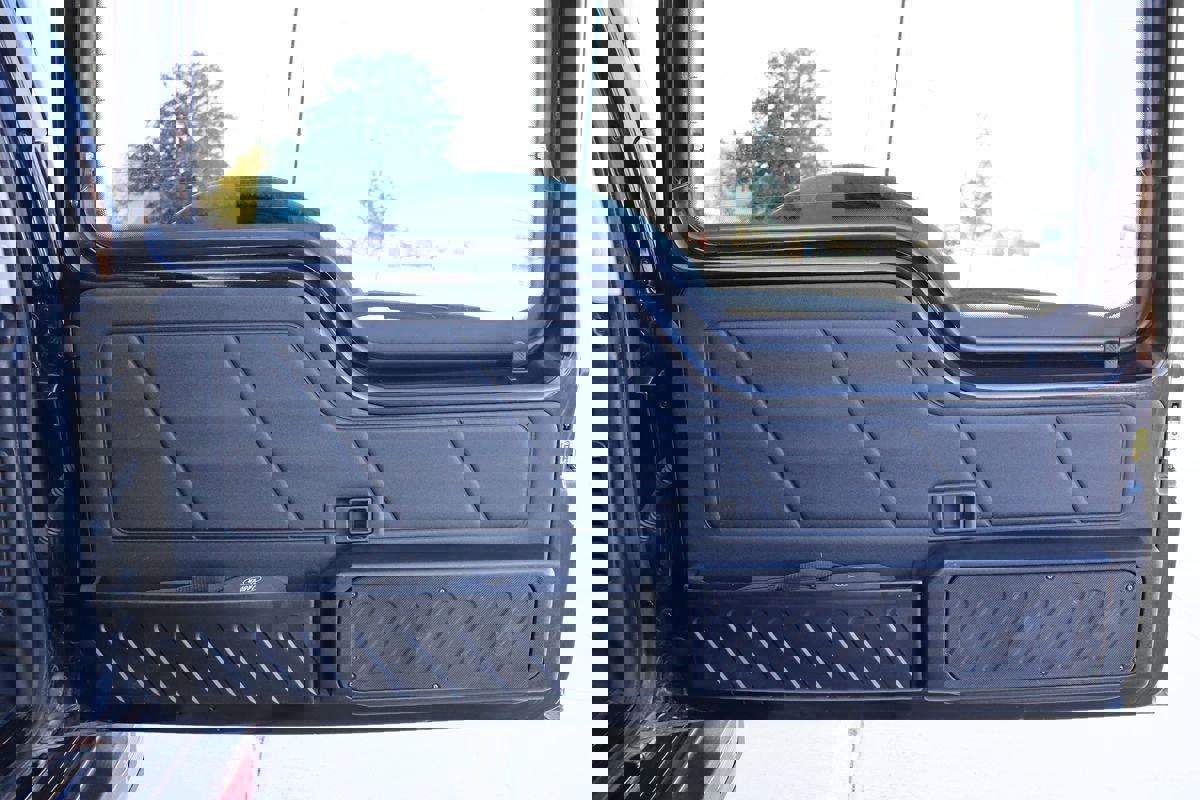 Used 2004 Land Rover Discovery SE image 48