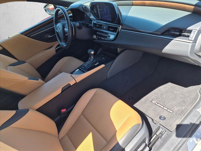 Used 2025 Lexus ES 300h w/ Premium Package FWD image 22