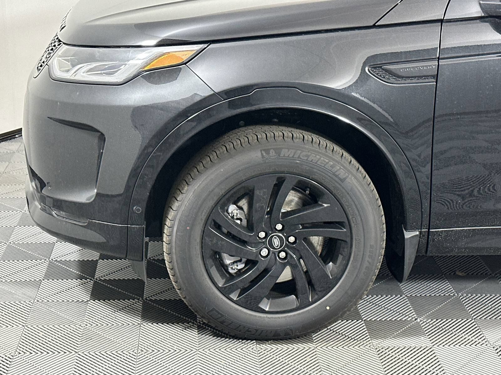 Used 2025 Land Rover Discovery Sport S AWD/4WD image 9