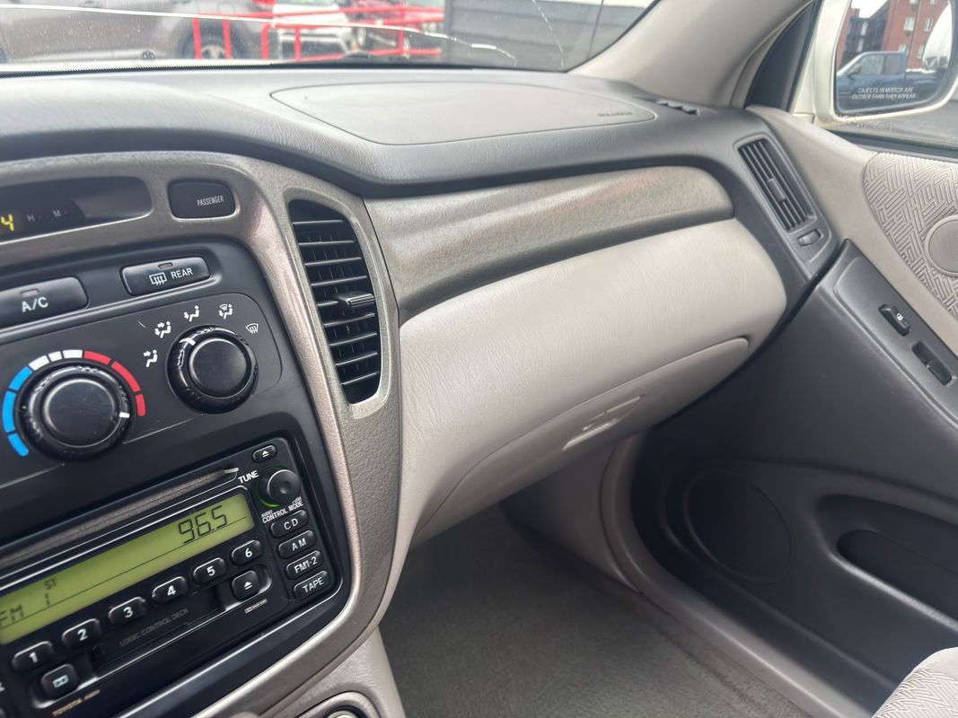 Used 2003 Toyota Highlander Limited image 27