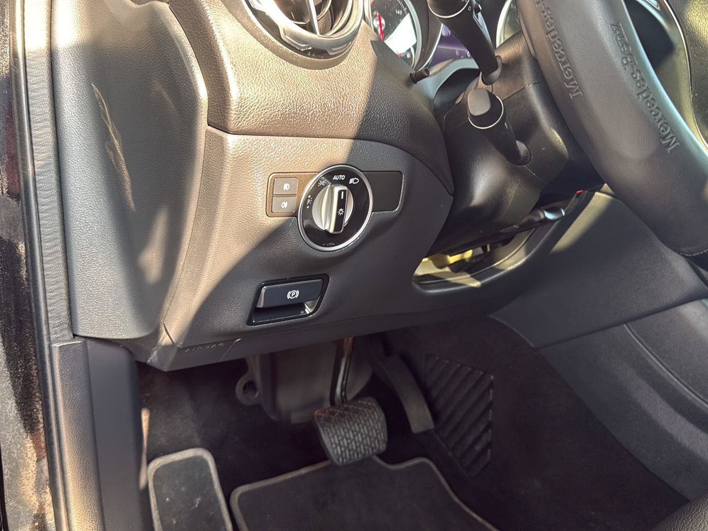 Used 2019 Mercedes-Benz GLA 250 4MATIC w/ Multimedia Package image 16