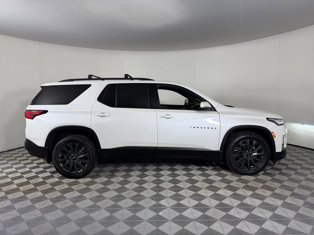 Used 2023 Chevrolet Traverse RS FWD image 5