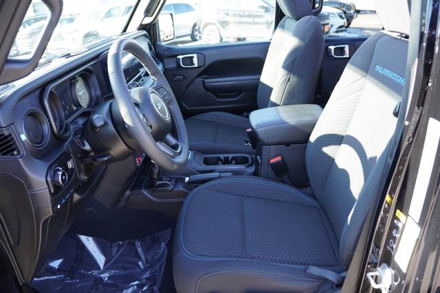 Used 2025 Jeep Wrangler Unlimited Rubicon 4xe w/ Safety Group image 17