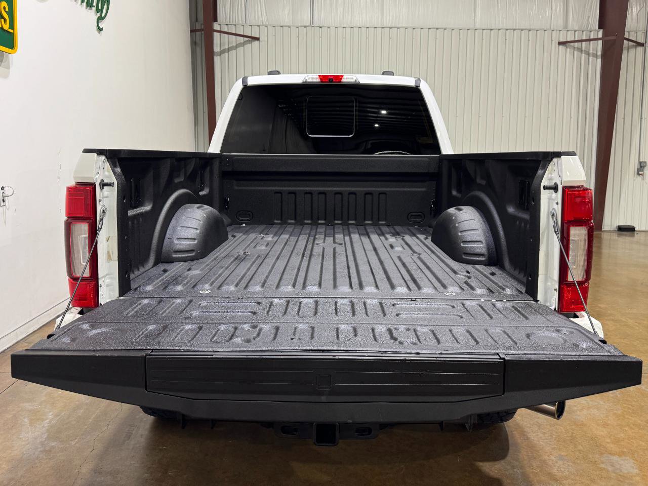 Used 2022 Ford F250 Platinum w/ Tremor Off-Road Package AWD/4WD image 61