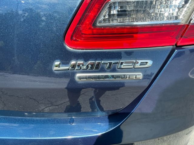 Used 2017 Ford Taurus Limited FWD image 18