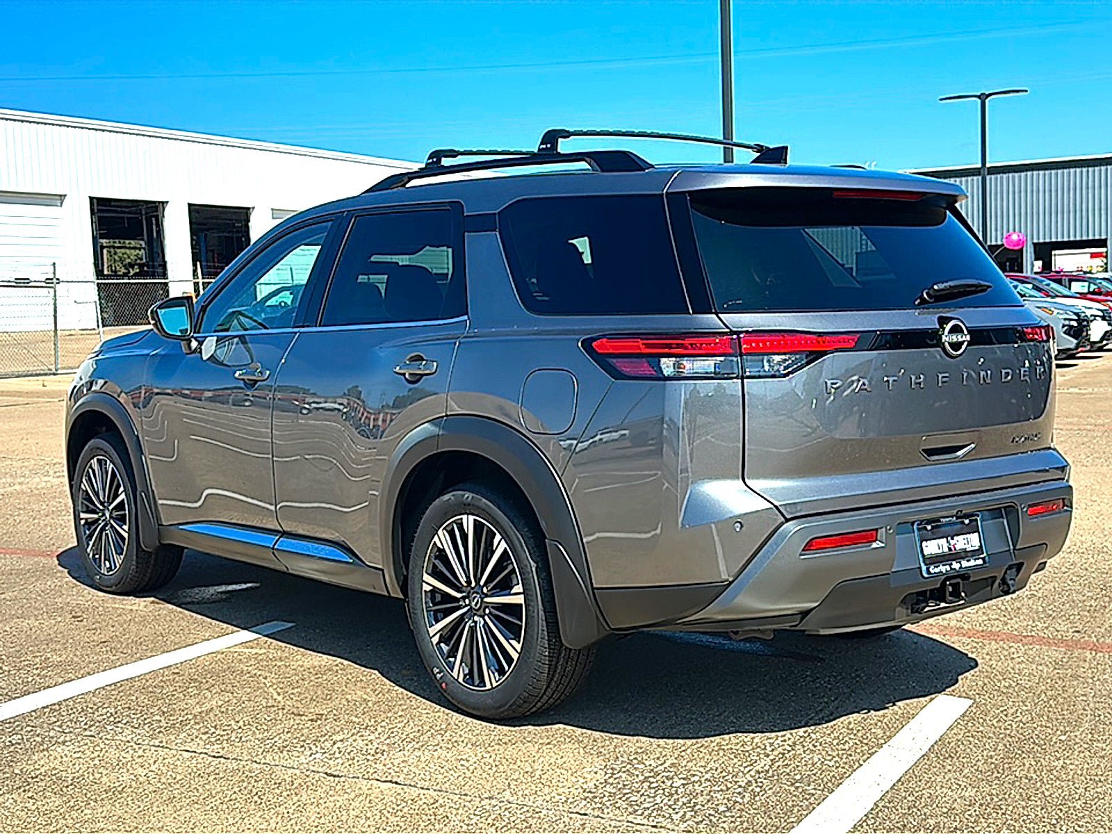 New 2026 Nissan Pathfinder Platinum w/ Accent Package FWD image 6