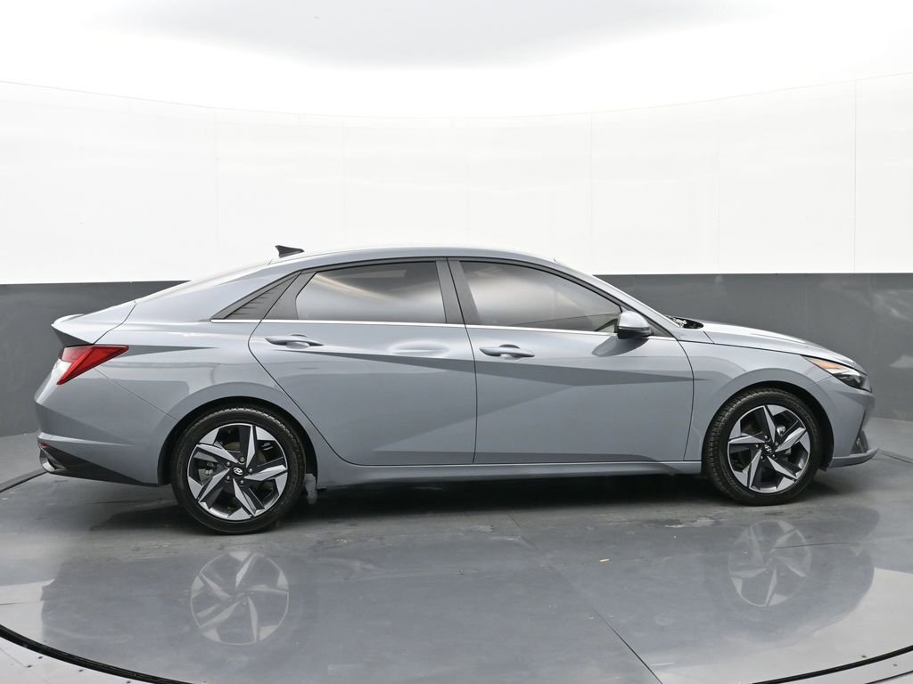 Certified 2021 Hyundai Elantra Limited image 3