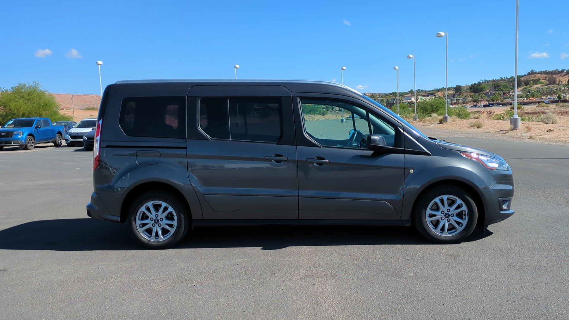 Used 2020 Ford Transit Connect XLT FWD image 3