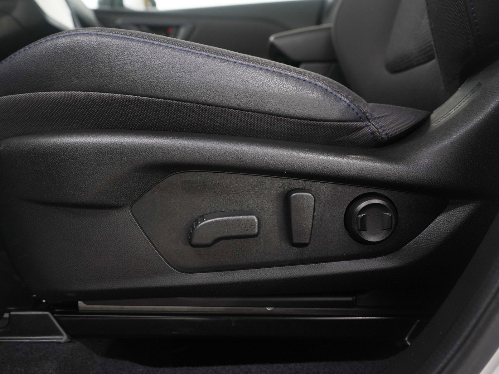 Used 2025 Subaru Forester Premium image 21