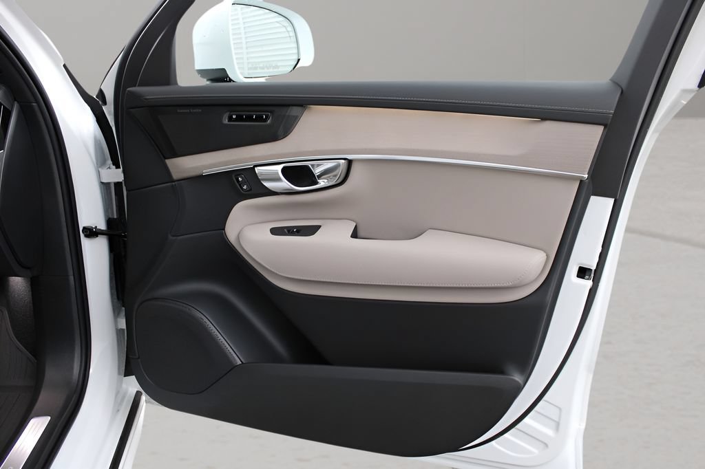 New 2026 Volvo XC90 B6 Ultra w/ Protection Package AWD/4WD image 23