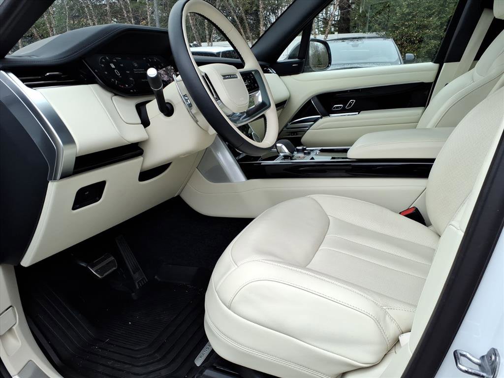 Certified 2023 Land Rover Range Rover SE image 17