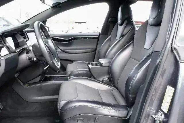Used 2018 Tesla Model X 100D image 4