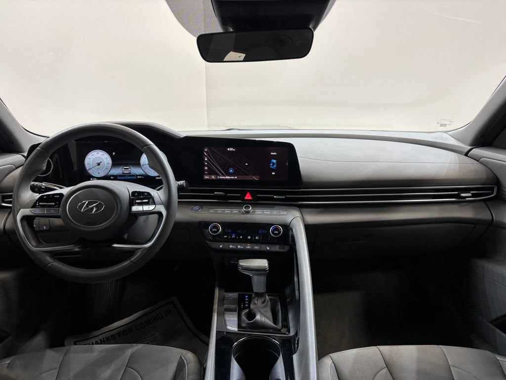 Used 2023 Hyundai Elantra SEL w/ Convenience Package FWD image 18