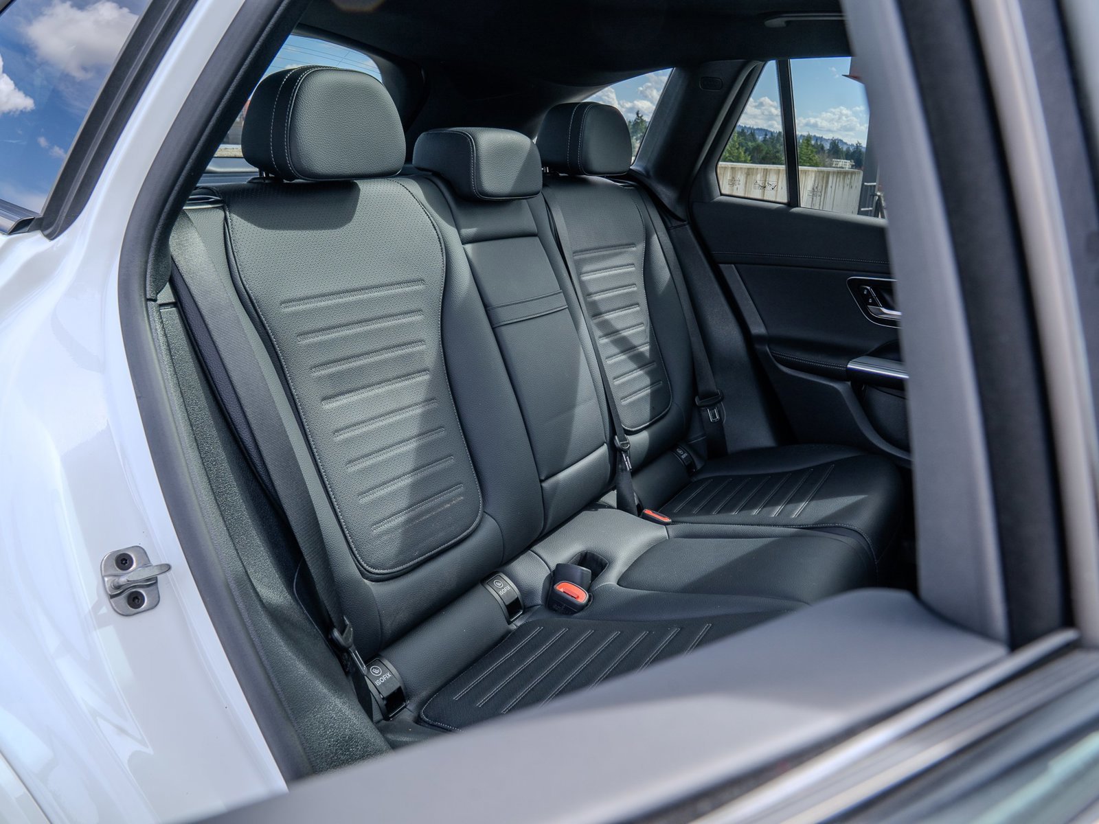 Certified 2025 Mercedes-Benz GLC 300 4MATIC image 27