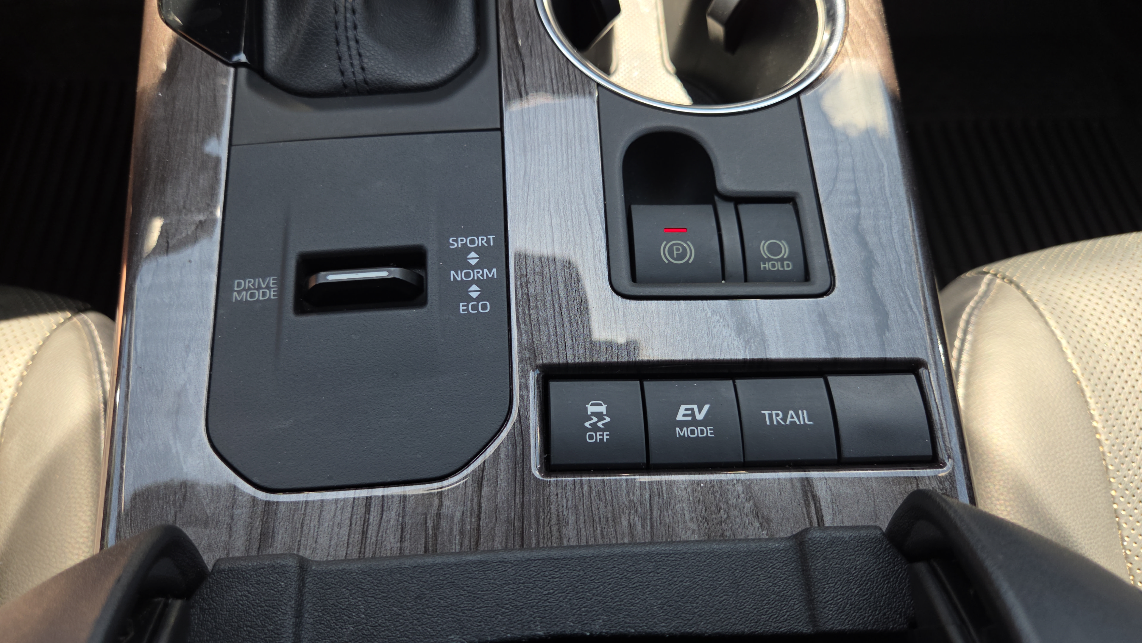 Certified 2021 Toyota Highlander Limited AWD/4WD image 25