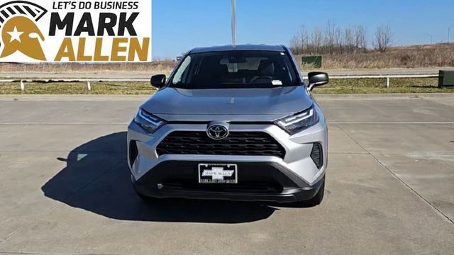 Used 2024 Toyota RAV4 LE AWD/4WD image 3