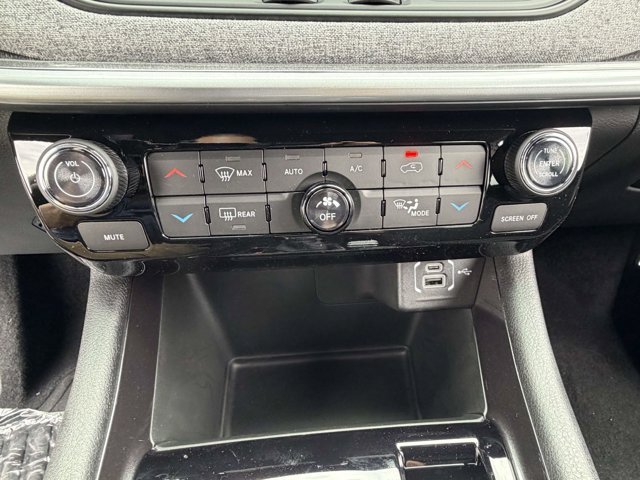 New 2026 Jeep Compass Latitude AWD/4WD image 10