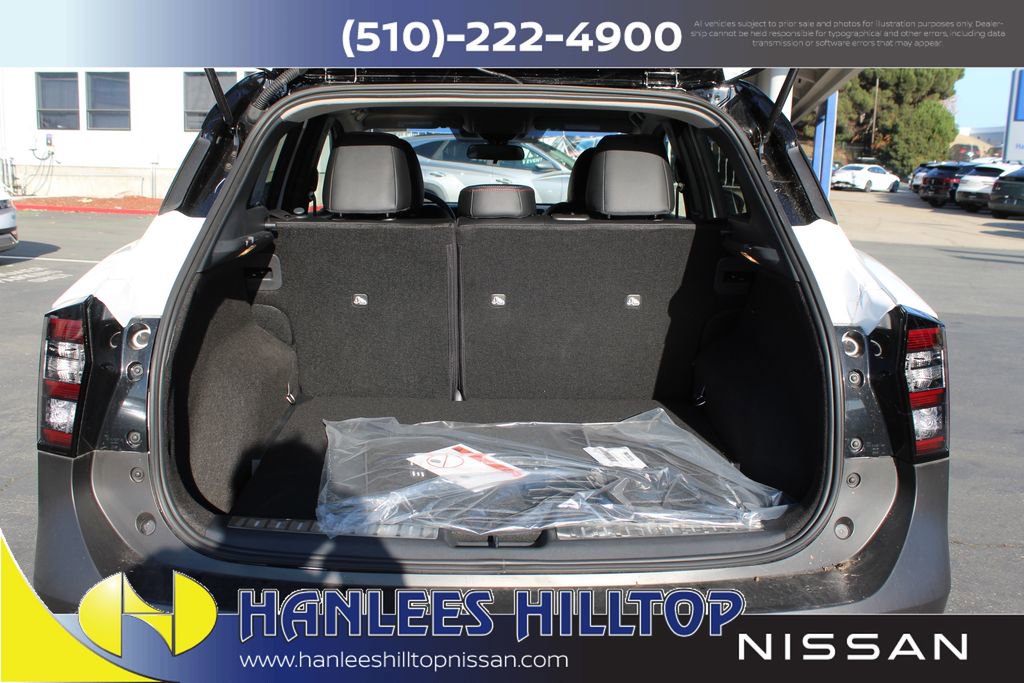 New 2025 Nissan Kicks SR w/ Illumination Package FWD image 10