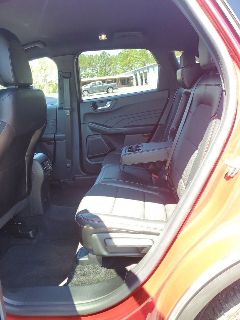 Used 2025 Ford Escape ST-Line FWD image 29