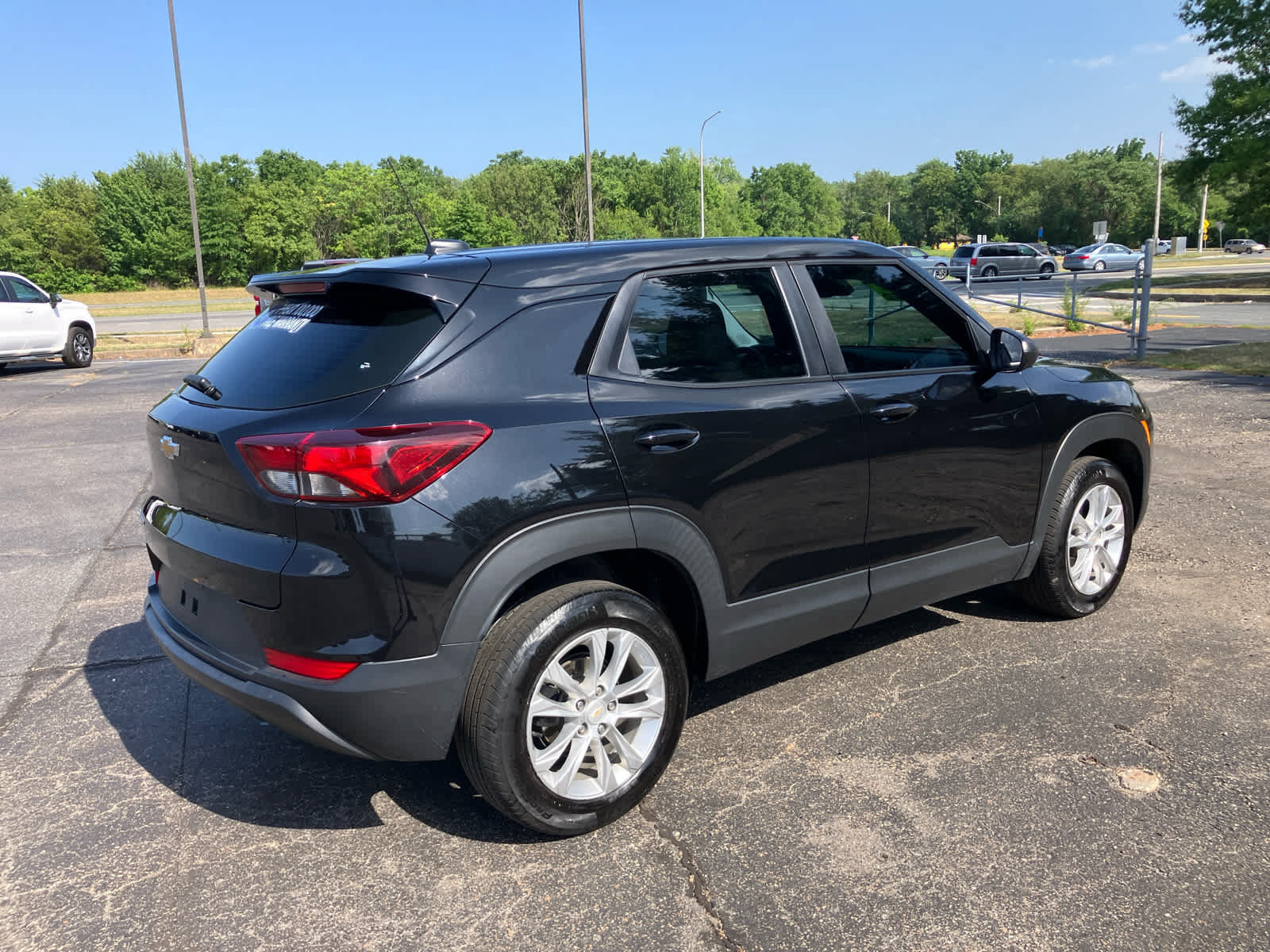 Used 2023 Chevrolet TrailBlazer LS AWD/4WD image 3