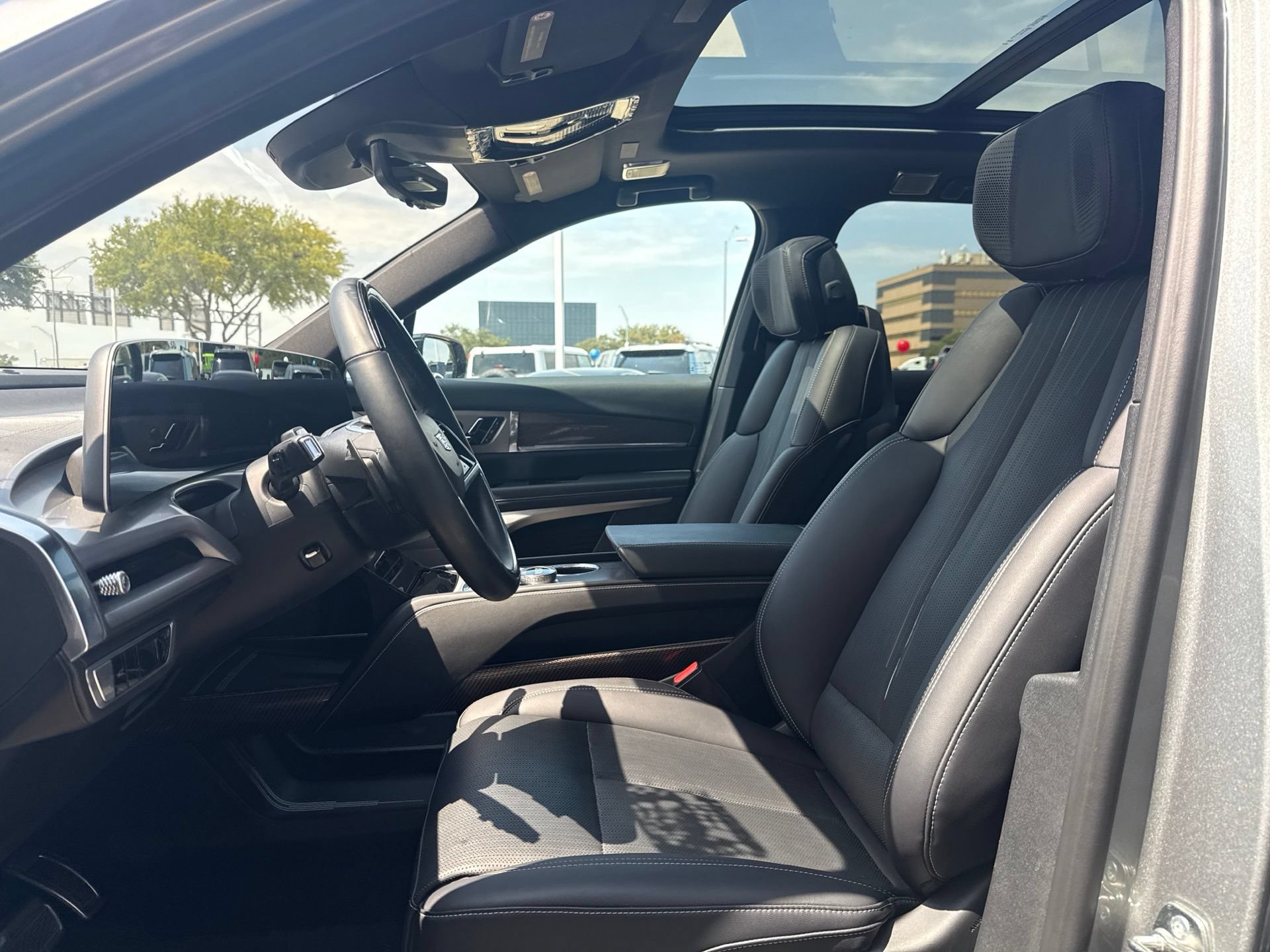 Used 2026 Cadillac Vistiq Luxury AWD/4WD image 7