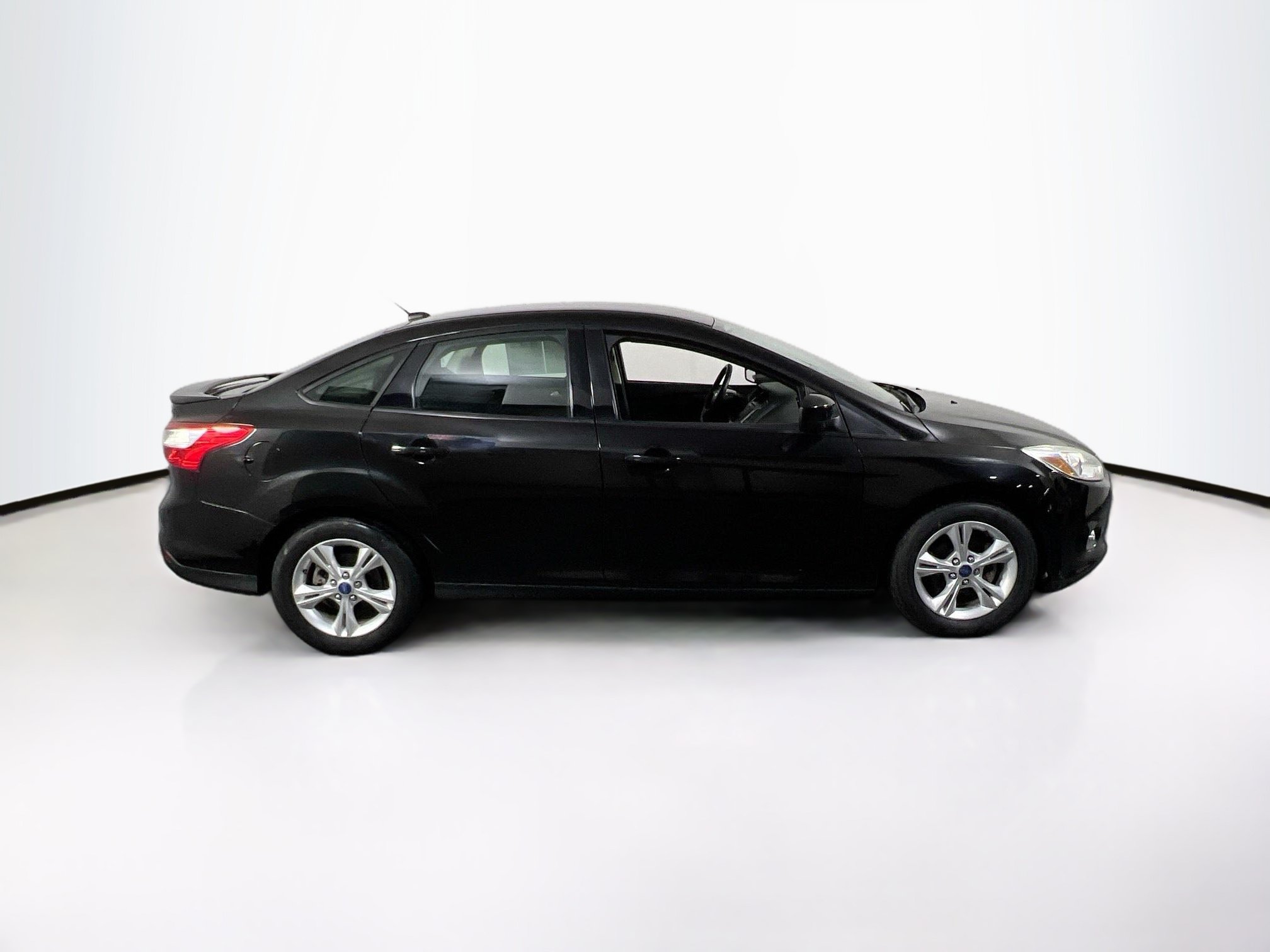Used 2012 Ford Focus SE FWD image 4