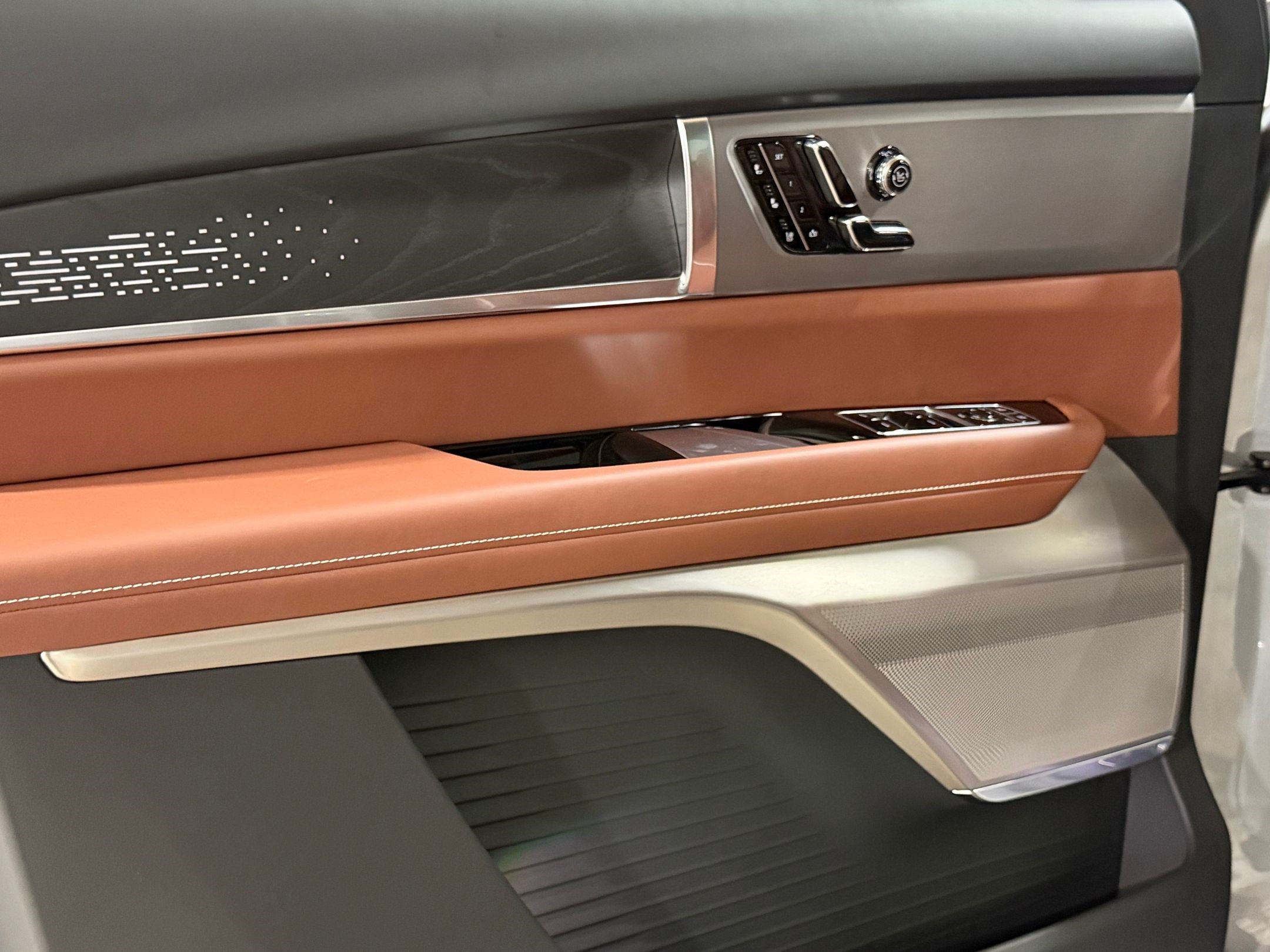 New 2026 Cadillac Vistiq Platinum AWD/4WD image 11
