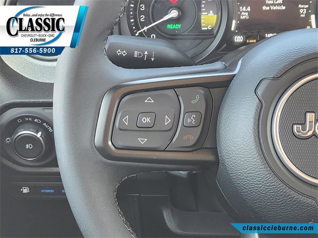 Used 2025 Jeep Wrangler Willys image 26