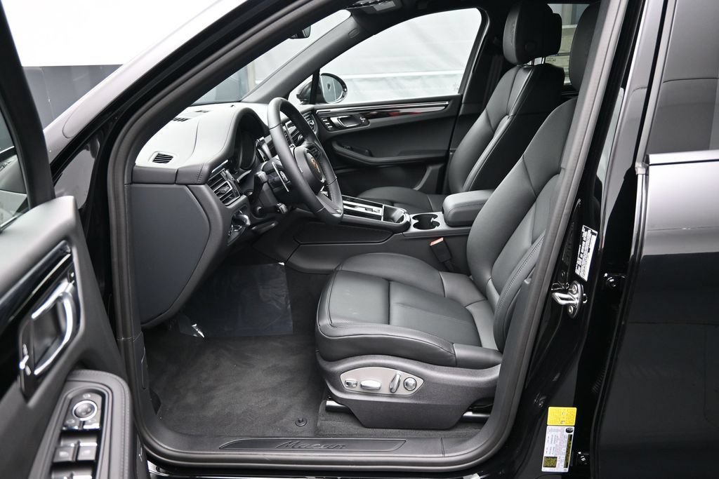 New 2026 Porsche Macan AWD/4WD image 5