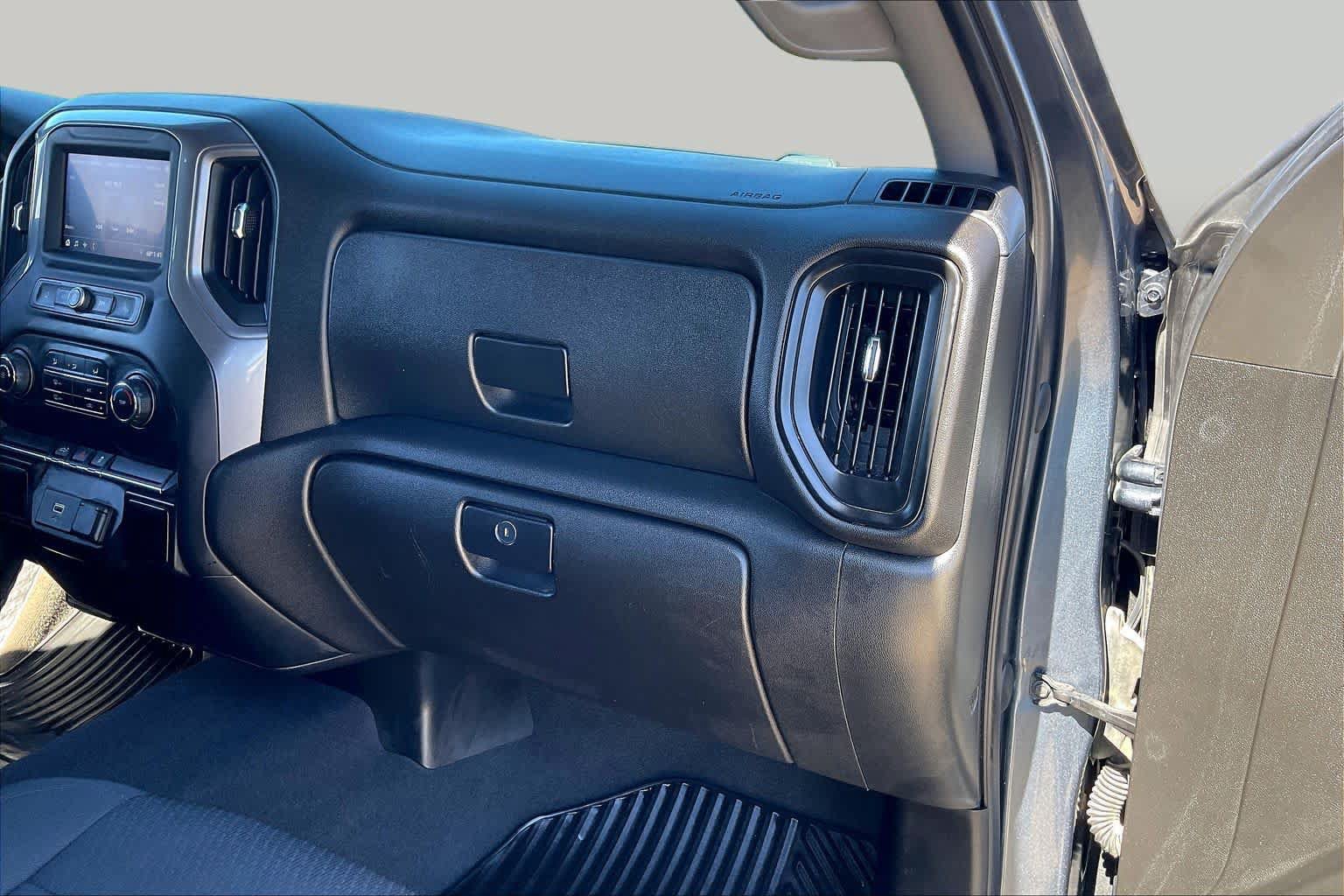 Used 2020 Chevrolet Silverado 1500 Custom w/ Custom Value Package AWD/4WD image 16
