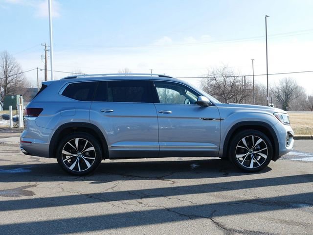 Certified 2025 Volkswagen Atlas SEL Premium R-Line image 8