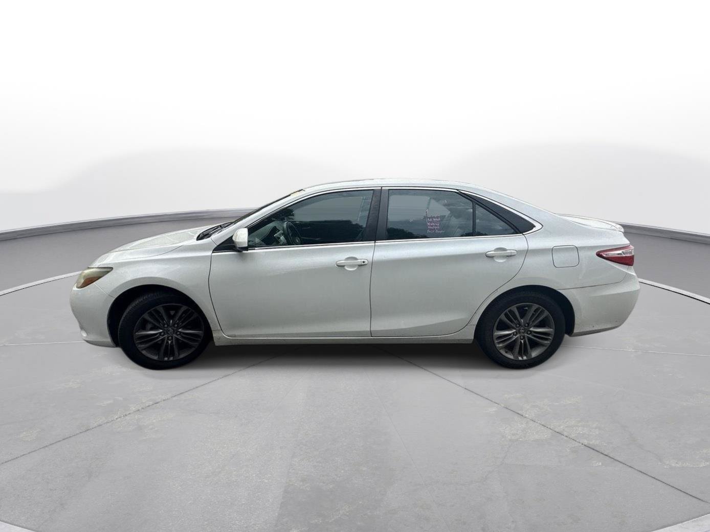 Used 2016 Toyota Camry SE FWD image 9