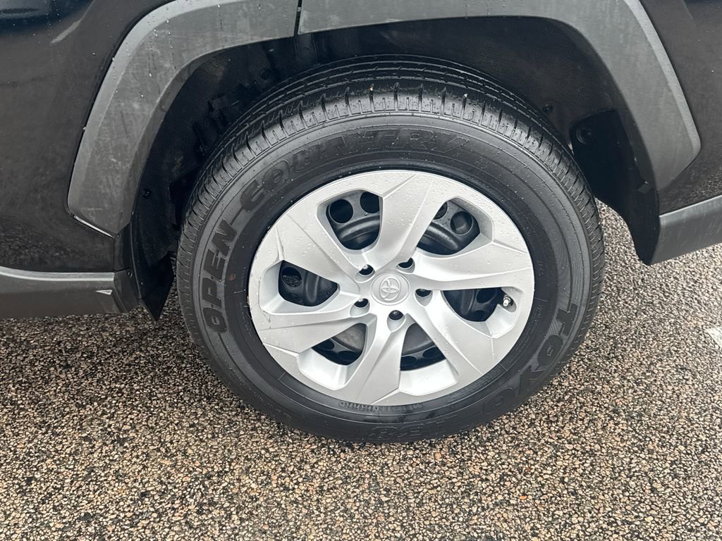 Used 2024 Toyota RAV4 LE image 38