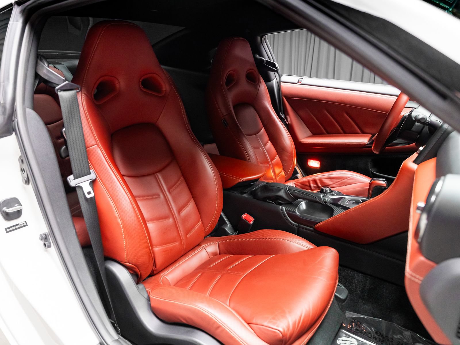 Used 2021 Nissan GT-R Premium AWD/4WD image 7