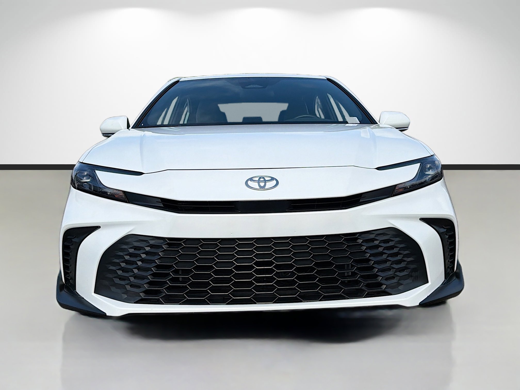 Used 2025 Toyota Camry SE image 8