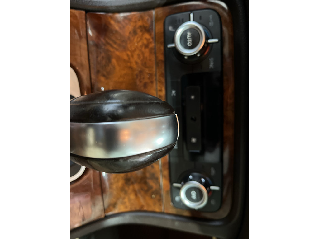 Used 2013 Volkswagen Touareg VR6 AWD/4WD image 14