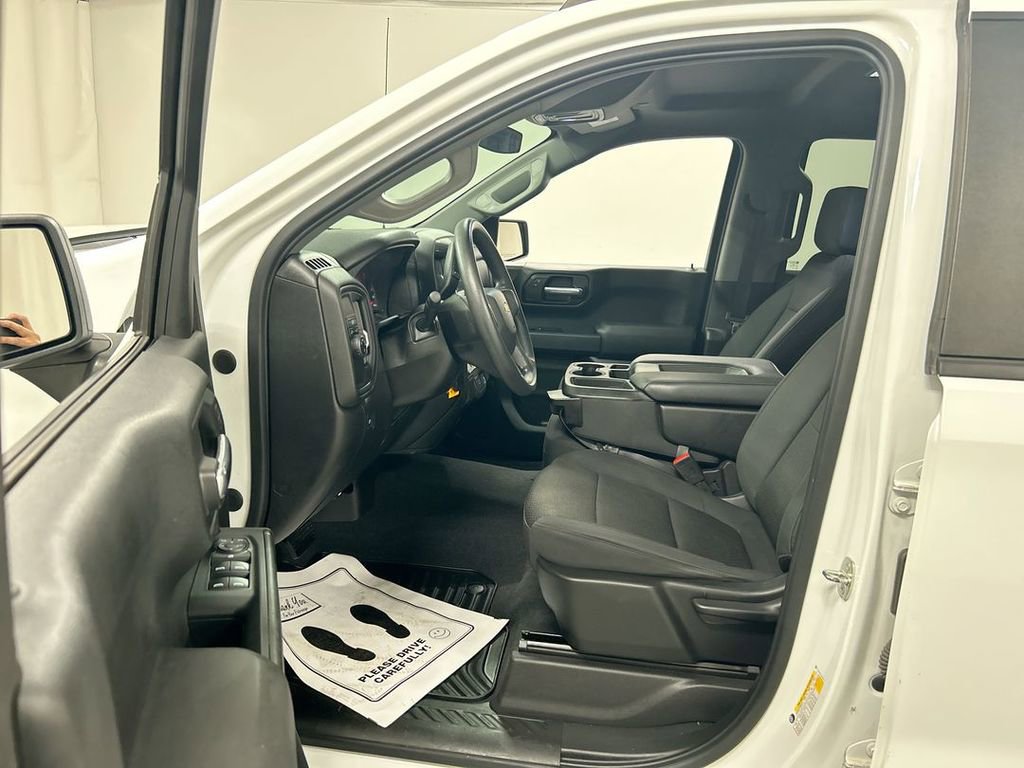 Used 2020 Chevrolet Silverado 1500 Custom w/ Custom Value Package image 9