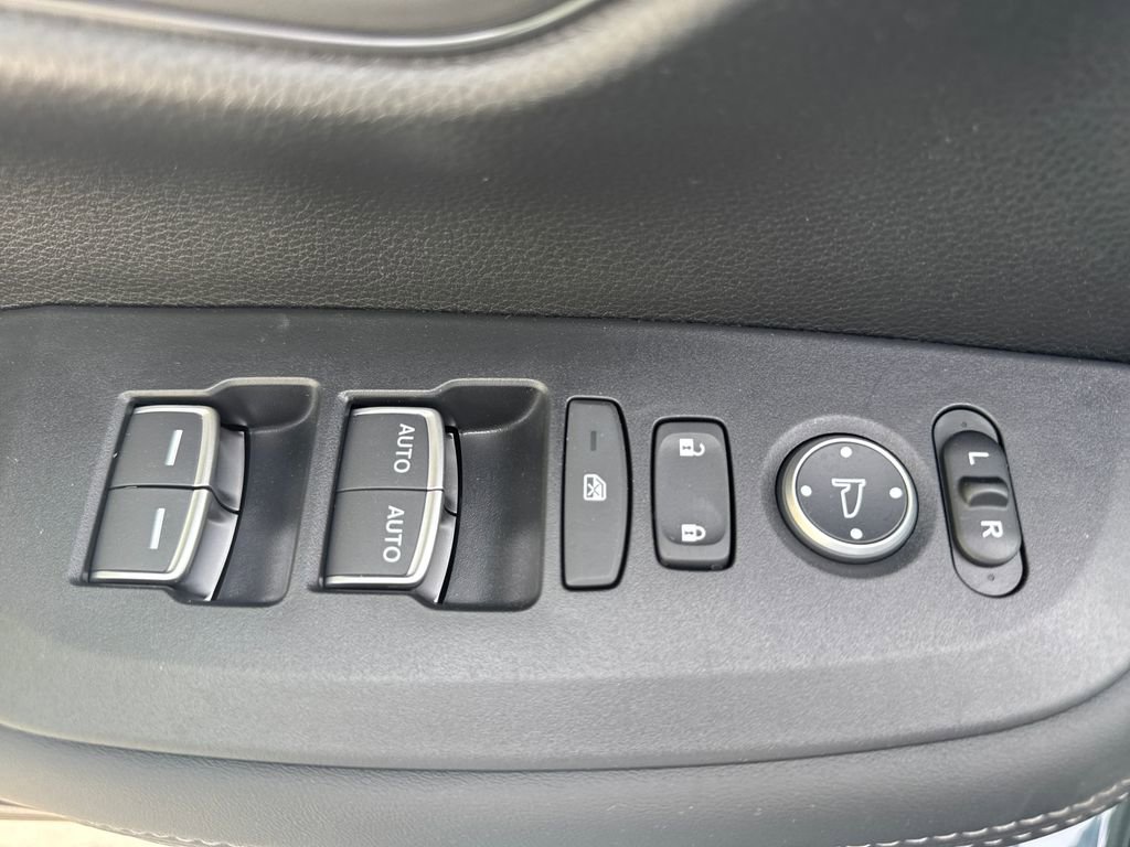Used 2026 Honda HR-V EX-L image 15